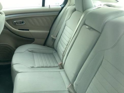 Used 2013 Ford Taurus SE FWD image 14