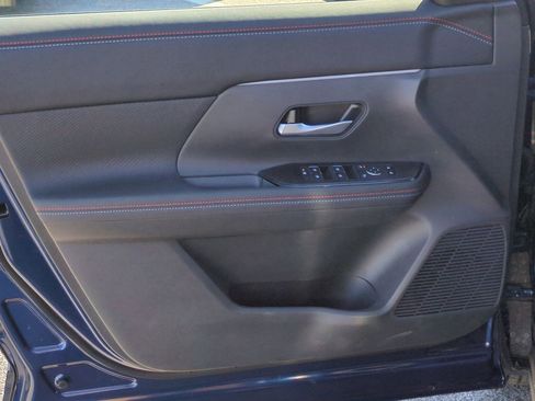 New 2026 Nissan Kicks SR w/ SR Premium Package FWD image 12