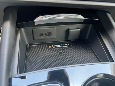 Used 2025 Buick Envision Sport Touring AWD/4WD image 36