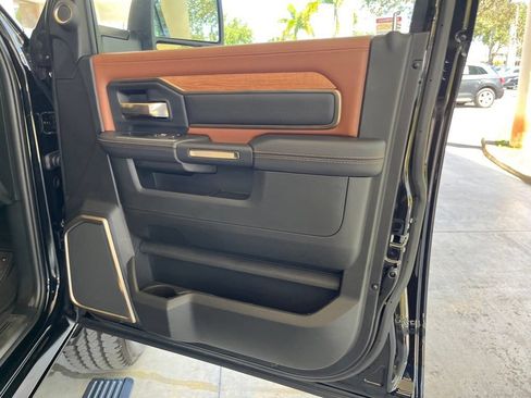 Used 2024 RAM 2500 Limited AWD/4WD image 30