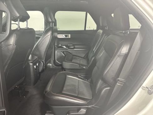 Used 2023 Ford Explorer ST-Line AWD/4WD image 23