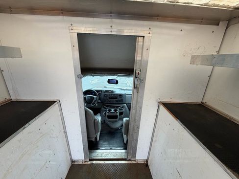 Used 2023 Ford E-450 and Econoline 450 Super Duty w/ Power Windows & Locks Group image 30