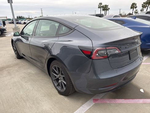 Used 2023 Tesla Model 3 Standard Range image 2