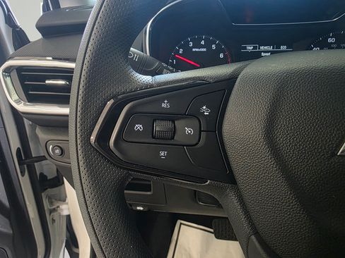 Used 2023 Chevrolet TrailBlazer LT FWD image 16
