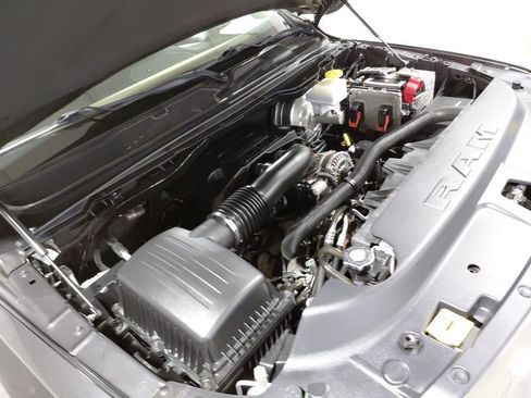 Used 2019 RAM 1500 Big Horn AWD/4WD image 40