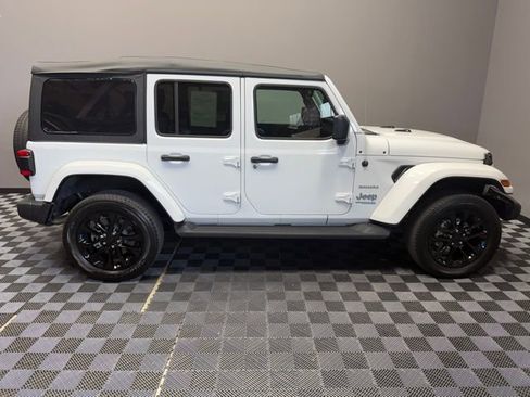 Used 2022 Jeep Wrangler Unlimited Sahara image 7