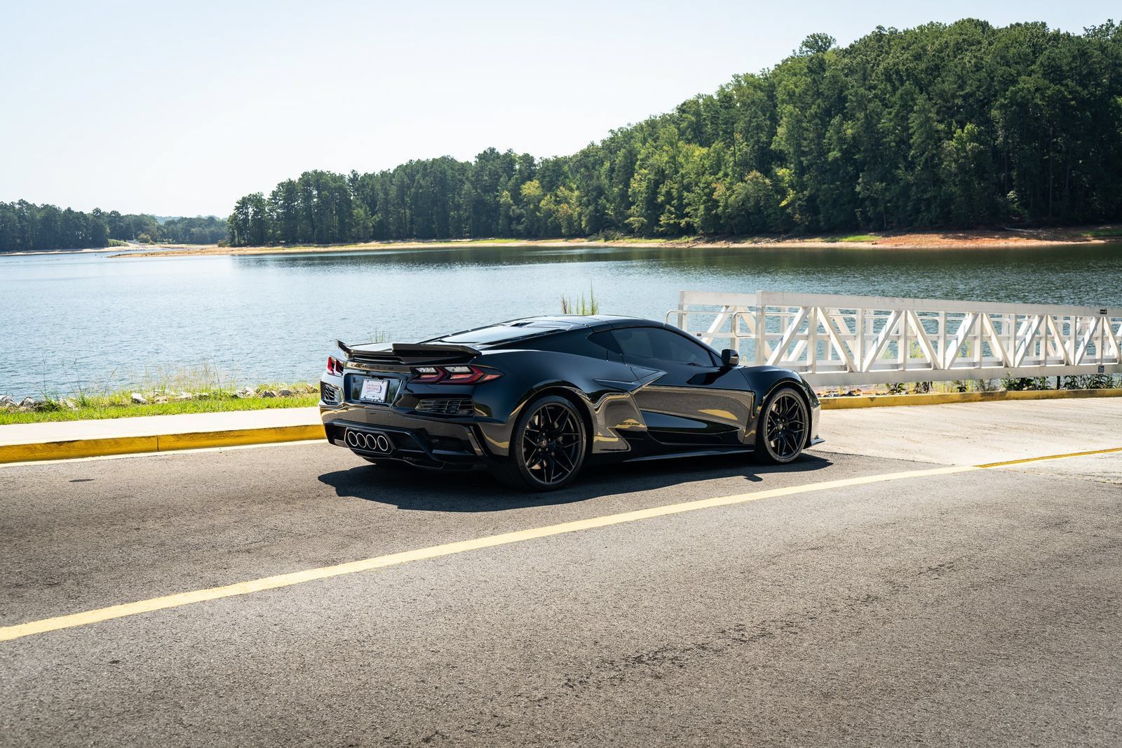 Used 2023 Chevrolet Corvette Z06 RWD image 19