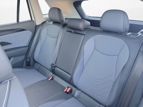 New 2026 Volkswagen Tiguan SE AWD/4WD image 12
