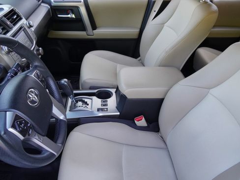 Used 2018 Toyota 4Runner SR5 Premium AWD/4WD image 11
