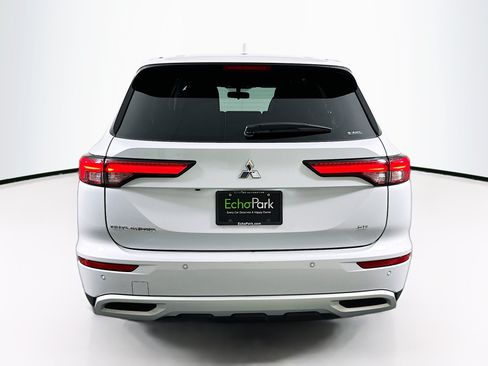 Used 2024 Mitsubishi Outlander SE AWD/4WD image 7