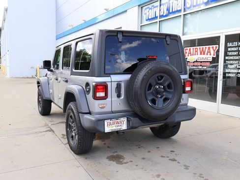 Used 2018 Jeep Wrangler Unlimited Sport AWD/4WD image 8
