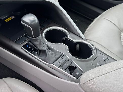 Used 2024 Toyota Camry XLE image 20