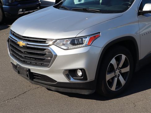 Used 2018 Chevrolet Traverse LT AWD/4WD image 17