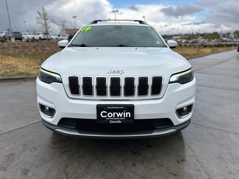Used 2019 Jeep Cherokee Limited AWD/4WD image 2