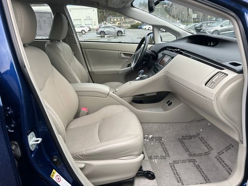 Used 2010 Toyota Prius Five image 16