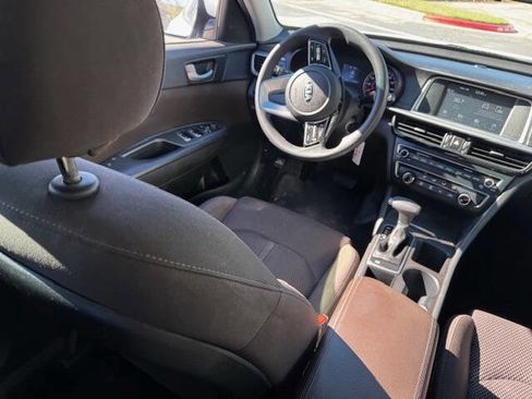 Used 2019 Kia Optima LX image 27