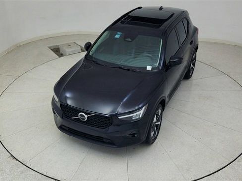 Used 2024 Volvo XC40 B5 Plus image 80