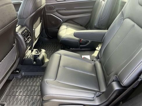 New 2026 Jeep Grand Cherokee L Limited w/ MOPAR Finishing Package AWD/4WD image 19