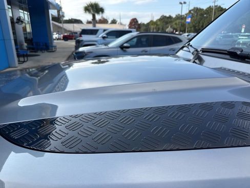 Used 2023 Land Rover Defender 90 S image 39