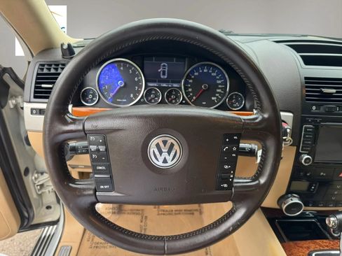 Used 2010 Volkswagen Touareg VR6 AWD/4WD image 15