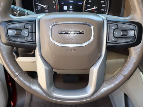 Used 2021 GMC Yukon Denali w/ Denali Premium Package AWD/4WD image 13