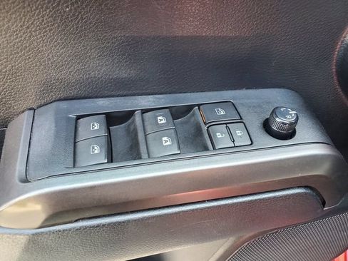 Used 2019 Toyota Tacoma TRD Sport AWD/4WD image 15