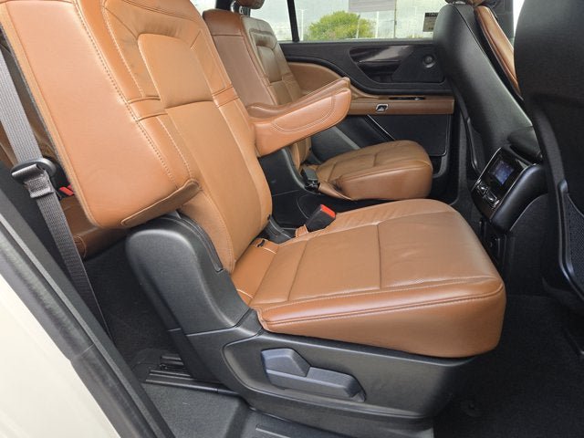 Used 2024 Lincoln Aviator Reserve w/ Elements Package Plus AWD/4WD image 8
