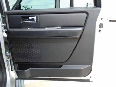 Used 2017 Ford Expedition EL XL w/ Equipment Group 101A RWD image 32
