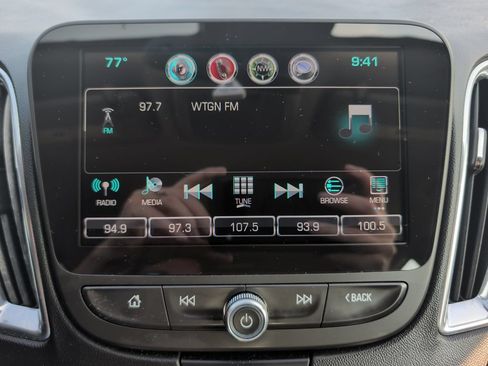 Used 2017 Chevrolet Malibu LT w/ Driver Confidence Package FWD image 13