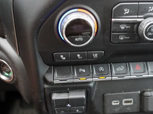 Used 2019 Chevrolet Silverado 1500 LTZ w/ LTZ Plus Package AWD/4WD image 7