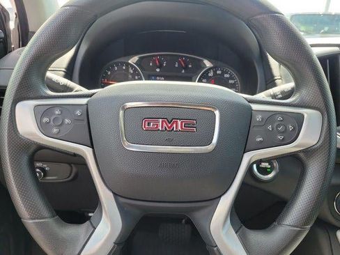 Used 2024 GMC Terrain SLE w/ Driver Convenience Package FWD image 16