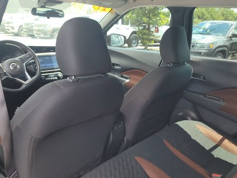 Used 2021 Nissan Kicks SR FWD image 11