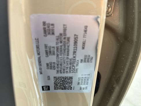 Used 2024 Chevrolet Colorado Trail Boss image 32