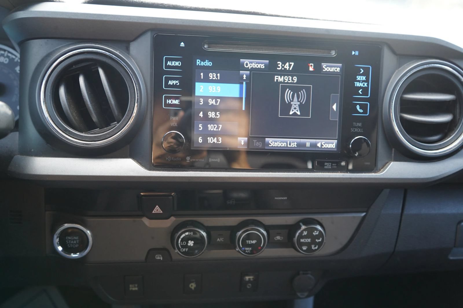 Used 2017 Toyota Tacoma TRD Sport RWD image 11