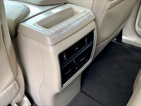 Used 2018 Nissan Murano SL w/ Moonroof Package AWD/4WD image 10