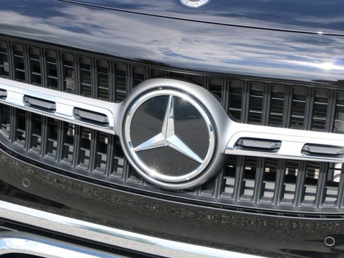 Used 2025 Mercedes-Benz GLA 250 4MATIC image 12