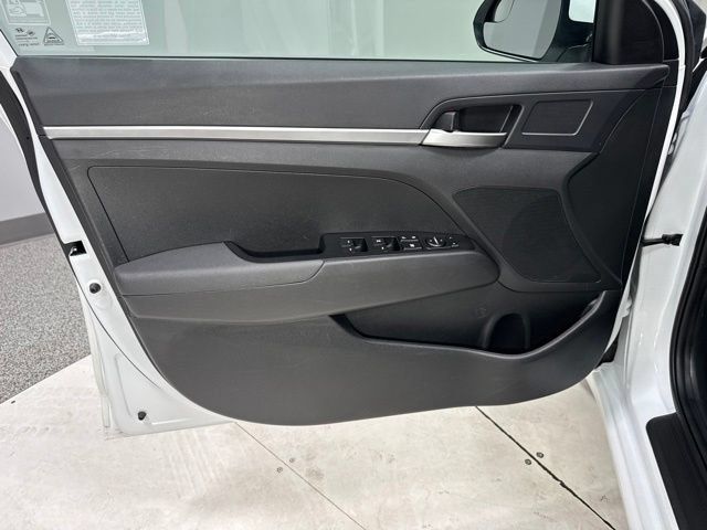 Used 2020 Hyundai Elantra SE w/ Cargo Package (C1) FWD image 8