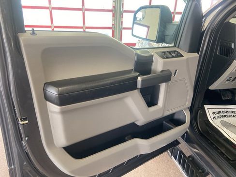 Used 2019 Ford F150 XLT w/ Equipment Group 302A Luxury image 5