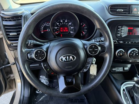Used 2015 Kia Soul image 9