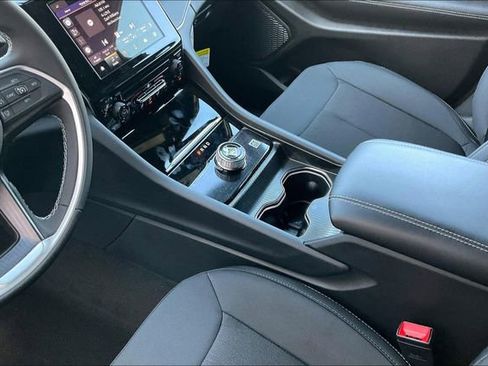 New 2025 Jeep Grand Cherokee Laredo X image 7