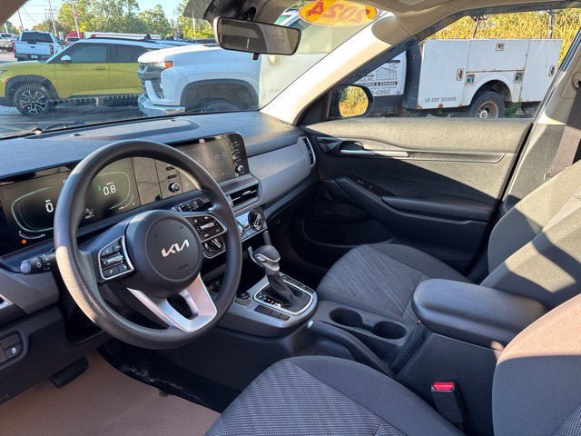 Used 2024 Kia Seltos LX AWD/4WD image 10