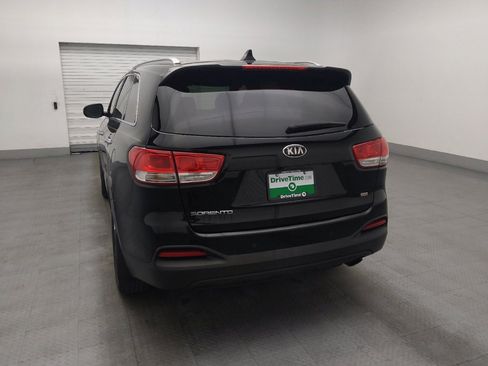 Used 2018 Kia Sorento FWD image 6