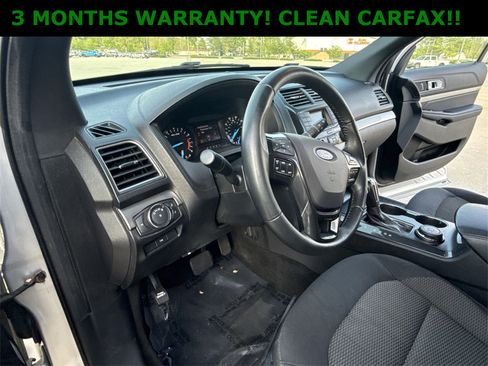 Used 2018 Ford Explorer XLT image 27