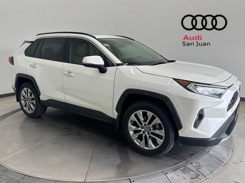 Used 2020 Toyota RAV4 Limited FWD image 38
