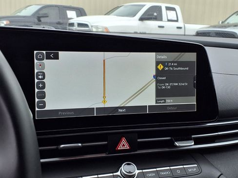 Used 2023 Hyundai Elantra SEL w/ Convenience Package FWD image 8