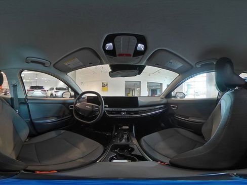 Used 2025 Kia K4 FWD image 41