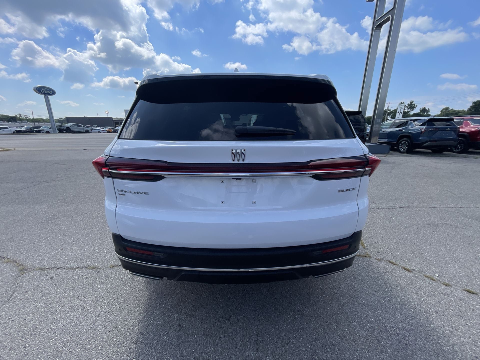 Used 2026 Buick Enclave Preferred AWD/4WD image 30