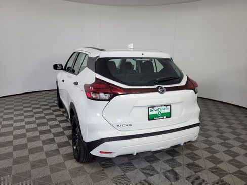 Used 2021 Nissan Kicks S FWD image 5