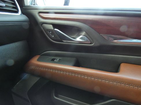 Used 2023 GMC Yukon XL Denali Ultimate image 26