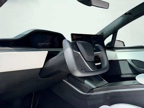 Used 2023 Tesla Model X Plaid image 2